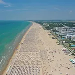 Lejlighed For Your Getaway Near The Beach-beahost